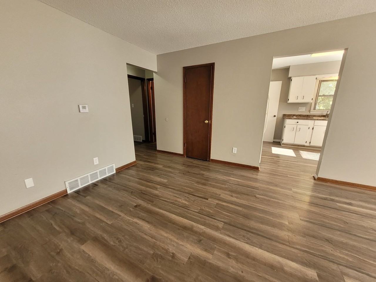 101 Loomis Ave - Photo 2 of 29