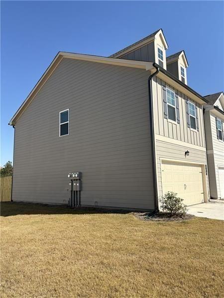 162 Milledge Commons Dr - Photo 2 of 11