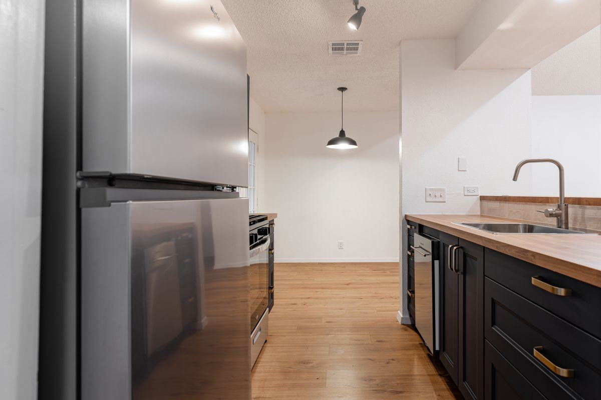 100 Nicole Cv ##B - Photo 2 of 29