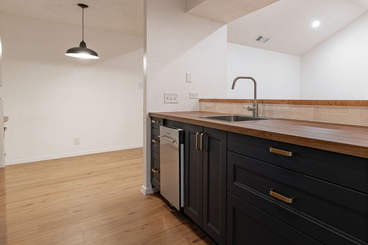 100 Nicole Cv ##B - Photo 3 of 29