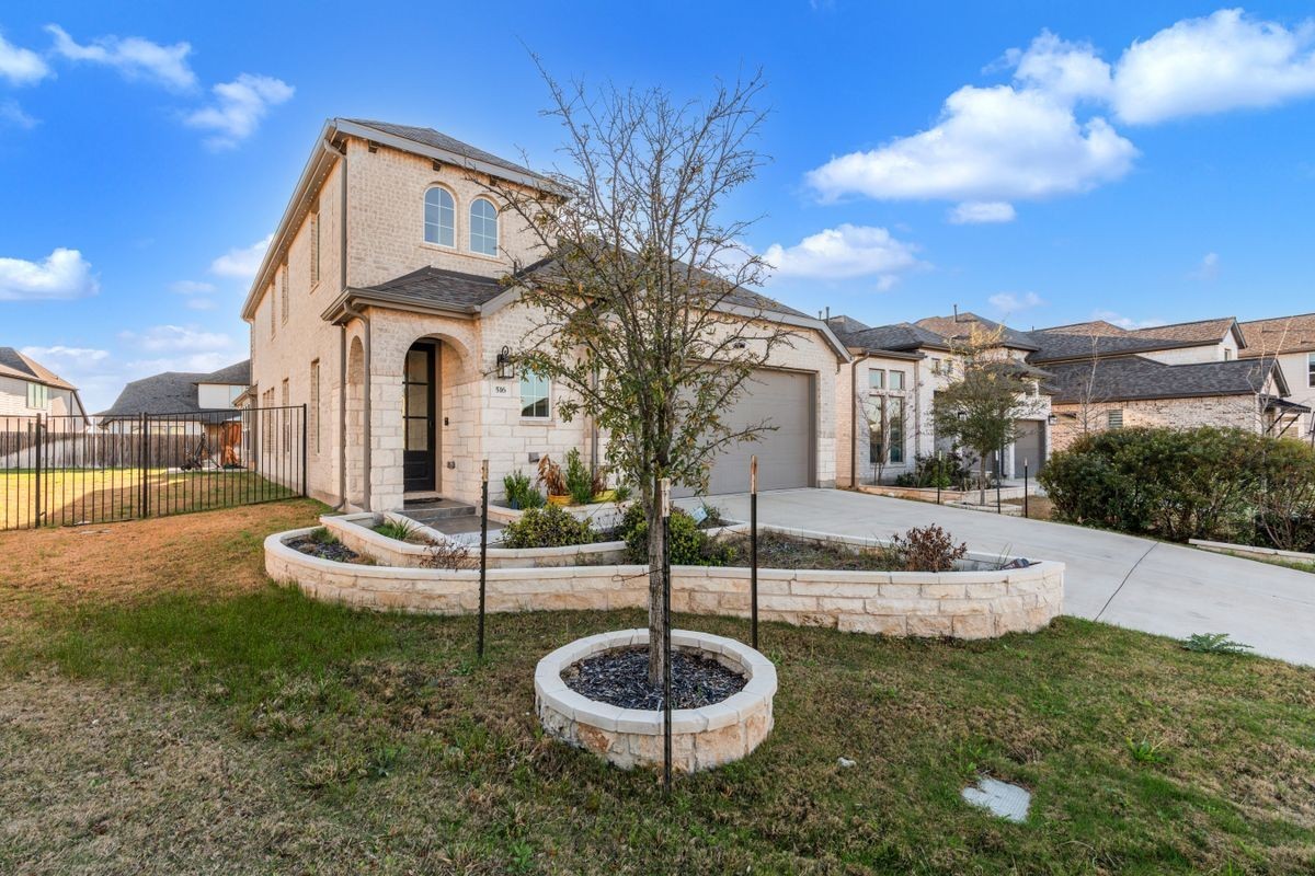 516 Ahern Ct - Photo 2 of 32