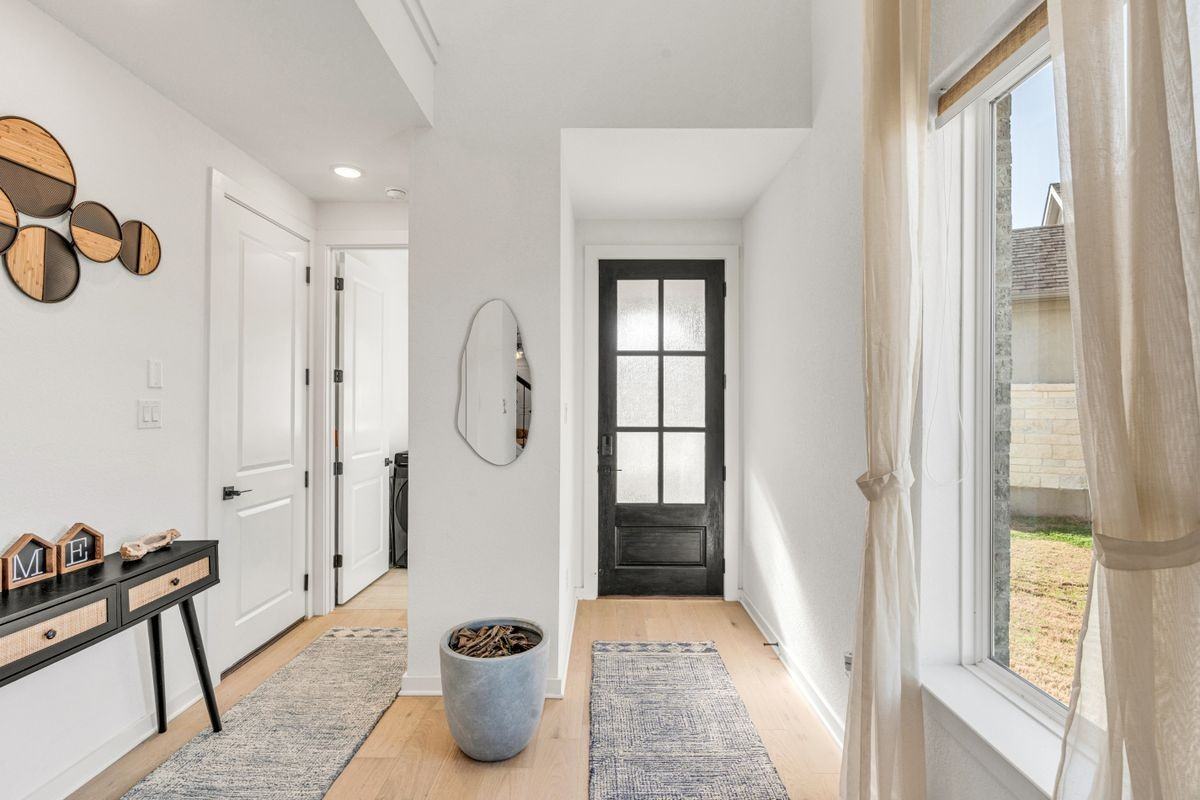 516 Ahern Ct - Photo 4 of 32