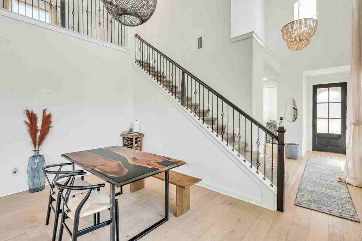 516 Ahern Ct - Photo 5 of 32