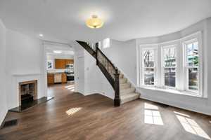 featured image of 5849 Broadway St ##8