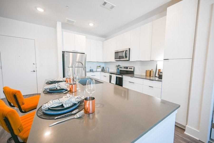 72 Milton Ave Se - Photo 3 of 27