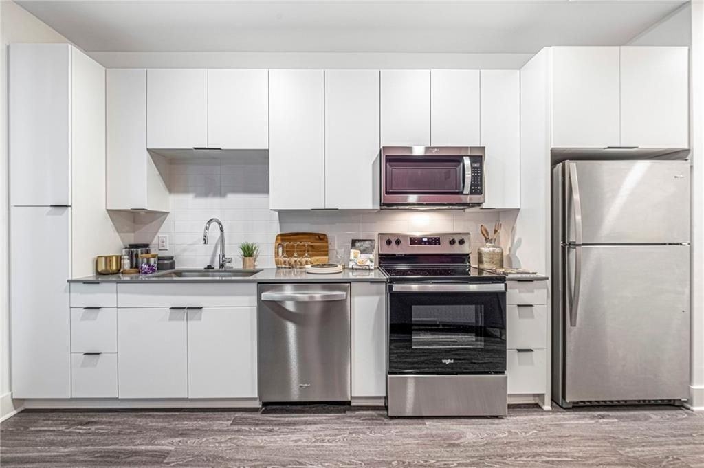 72 Milton Ave Se - Photo 4 of 27