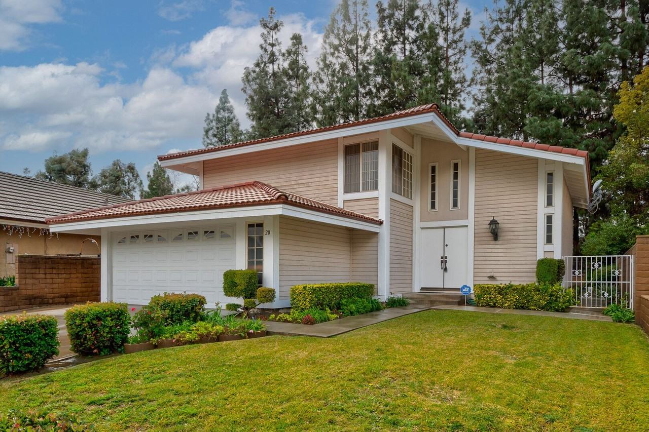 20 Comanche Cir - Photo 2 of 28