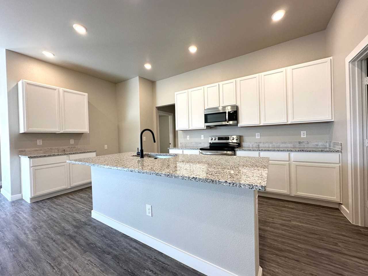 1711 142nd St - Photo 3 of 13