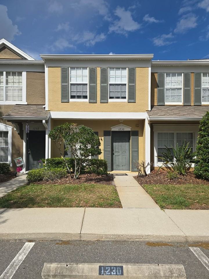 1230 Throckmorton Dr - Photo 2 of 24