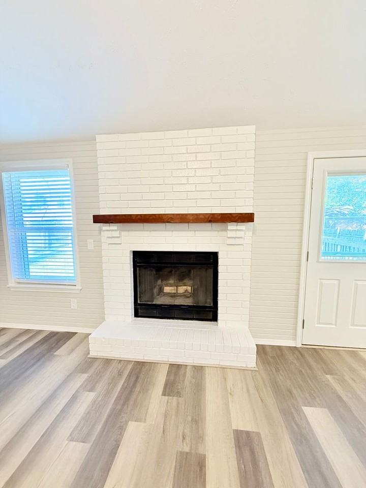 2735 W Katella Ln - Photo 4 of 18