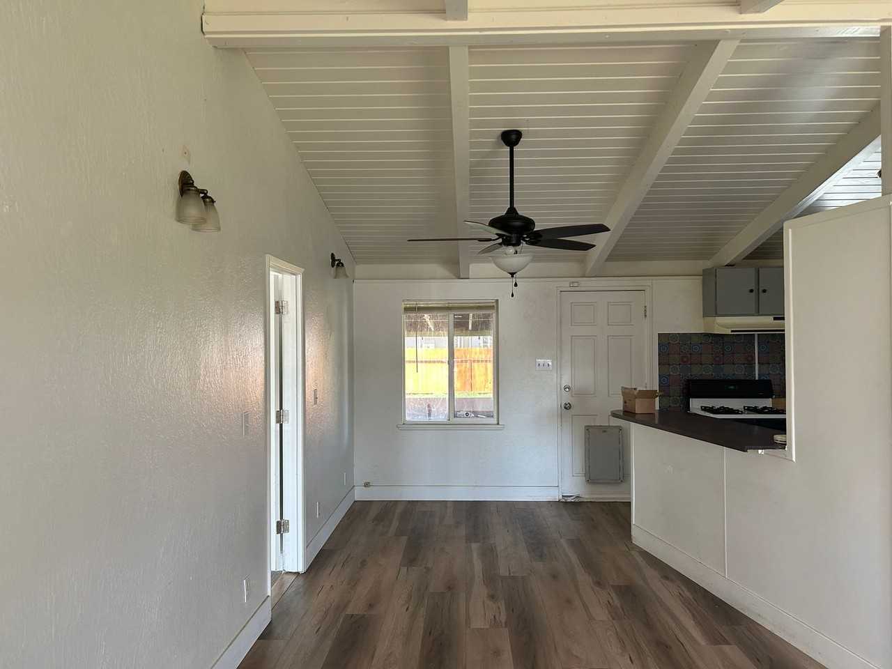 328 M St - Photo 3 of 19