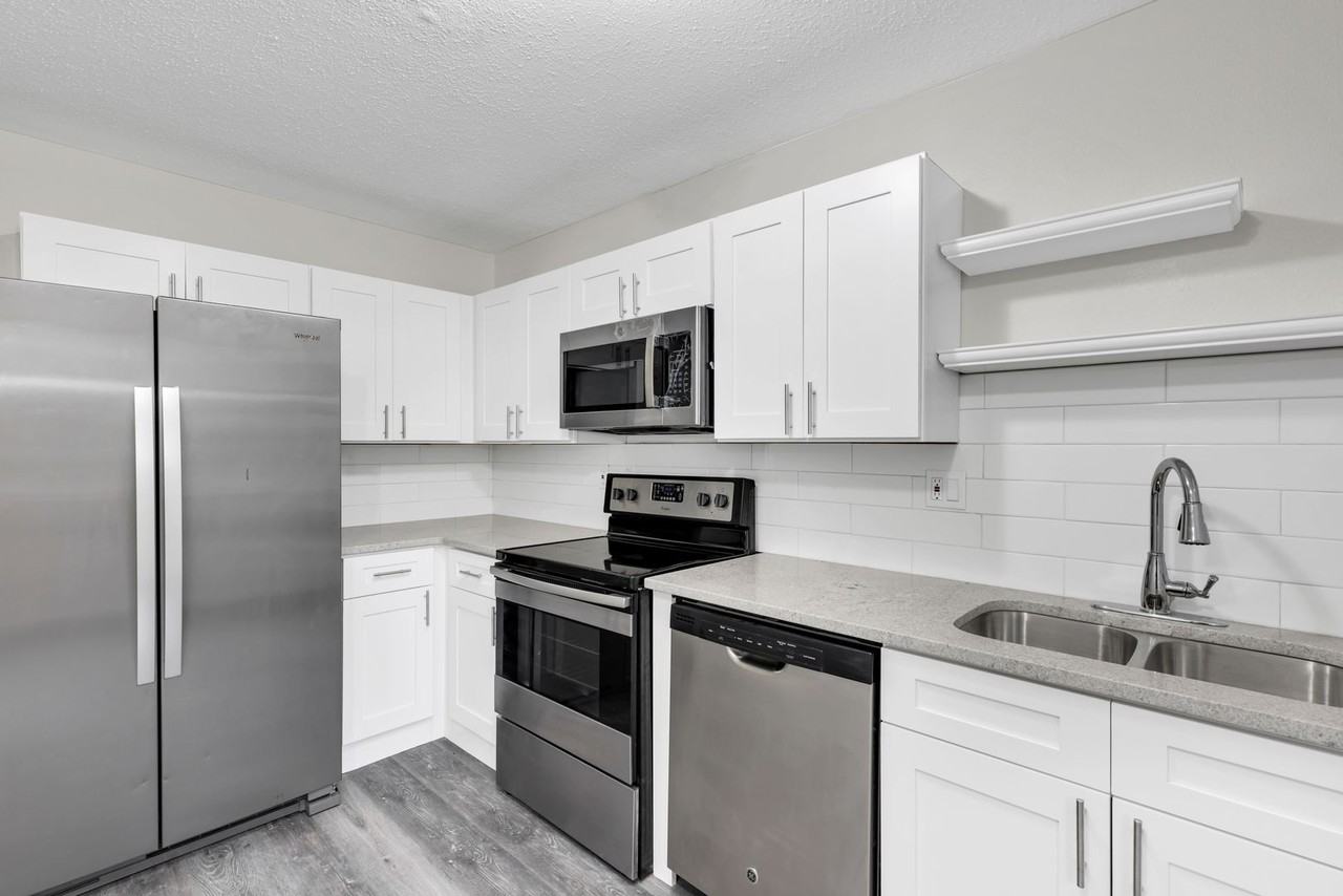 751 Bellevue Ave #1 - Photo 5 of 19