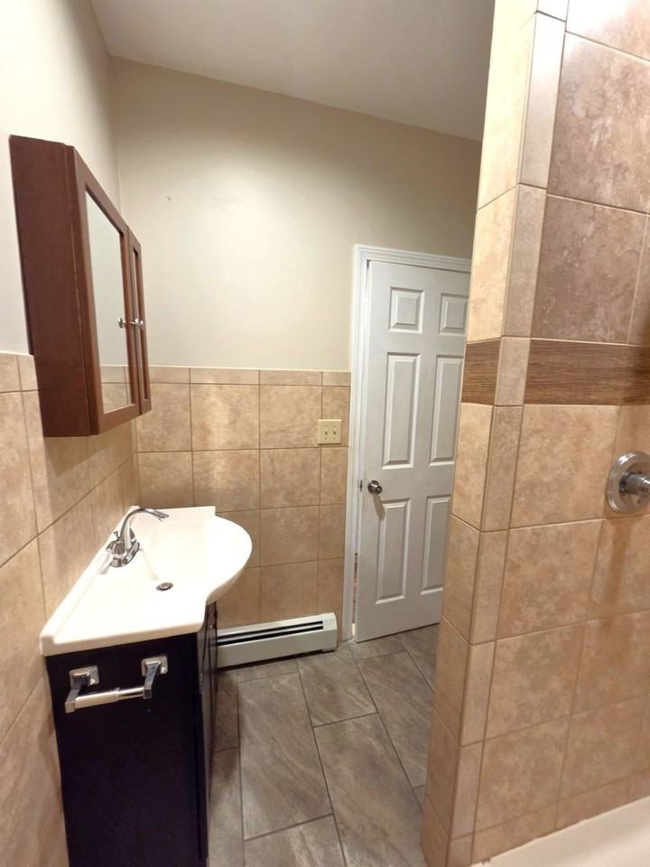 1340 Cranston St - Photo 6 of 16