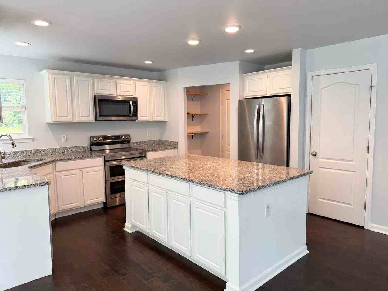 206 Cranes Corner Rd - Photo 3 of 42