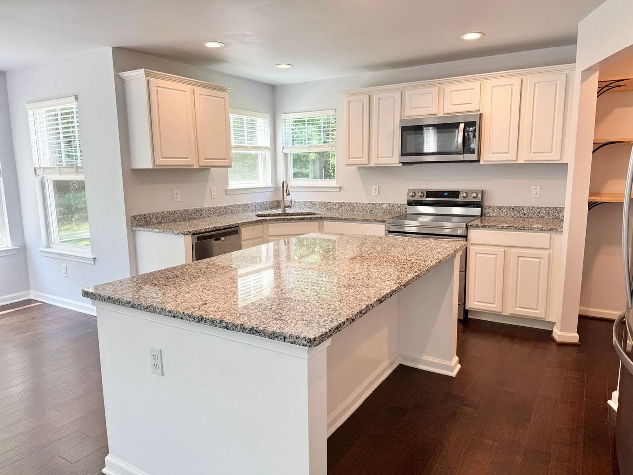 206 Cranes Corner Rd - Photo 4 of 42