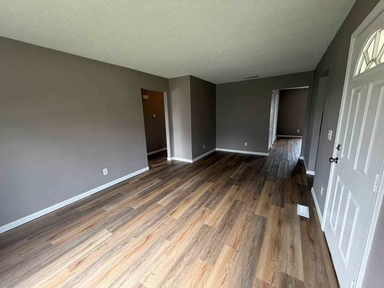 621 Goldenview Dr - Photo 3 of 11