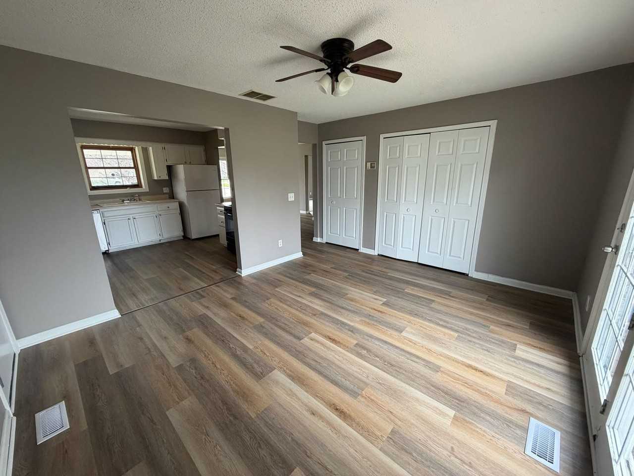 621 Goldenview Dr - Photo 6 of 11