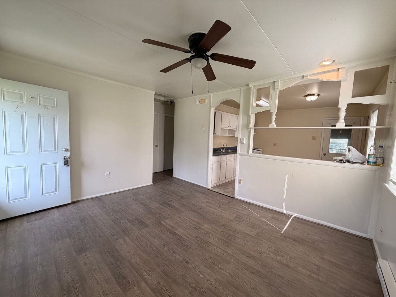 1437 Oakcrest Dr - Photo 3 of 12