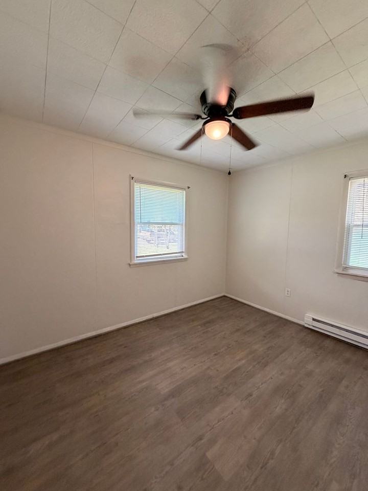 1437 Oakcrest Dr - Photo 7 of 12