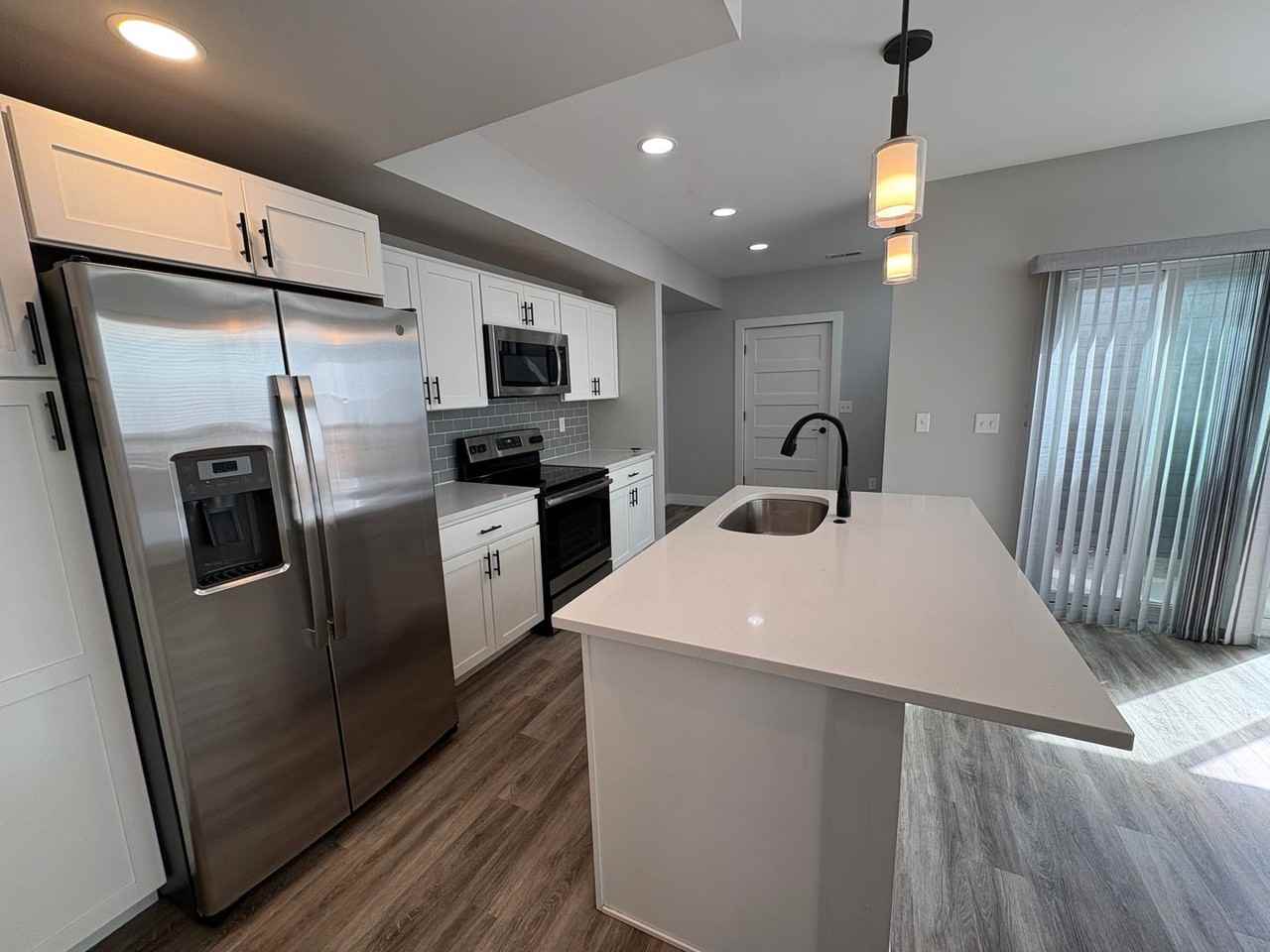 1366 Knox Ct - Photo 2 of 25