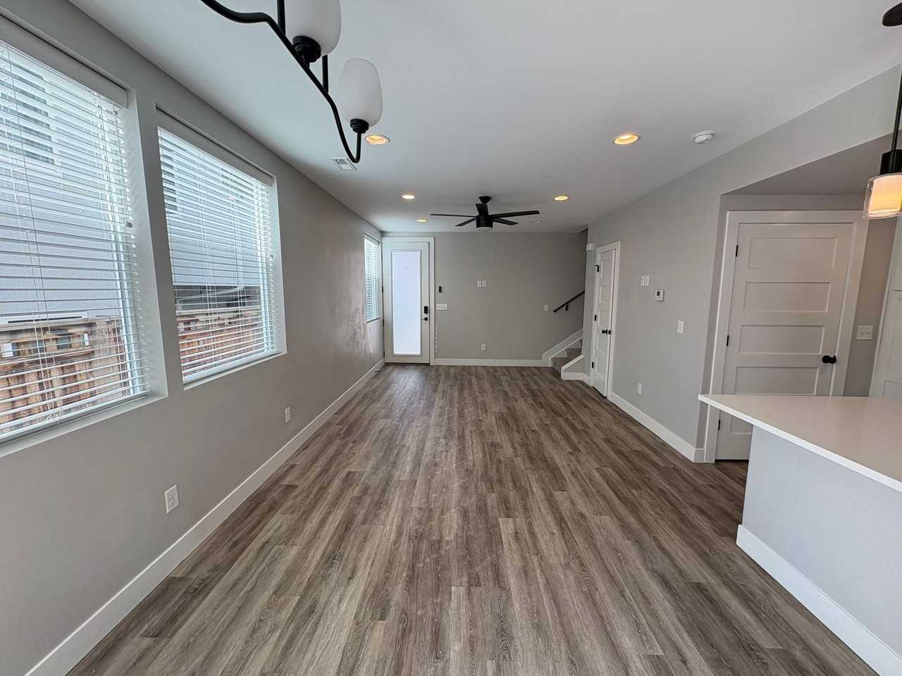 1366 Knox Ct - Photo 5 of 25