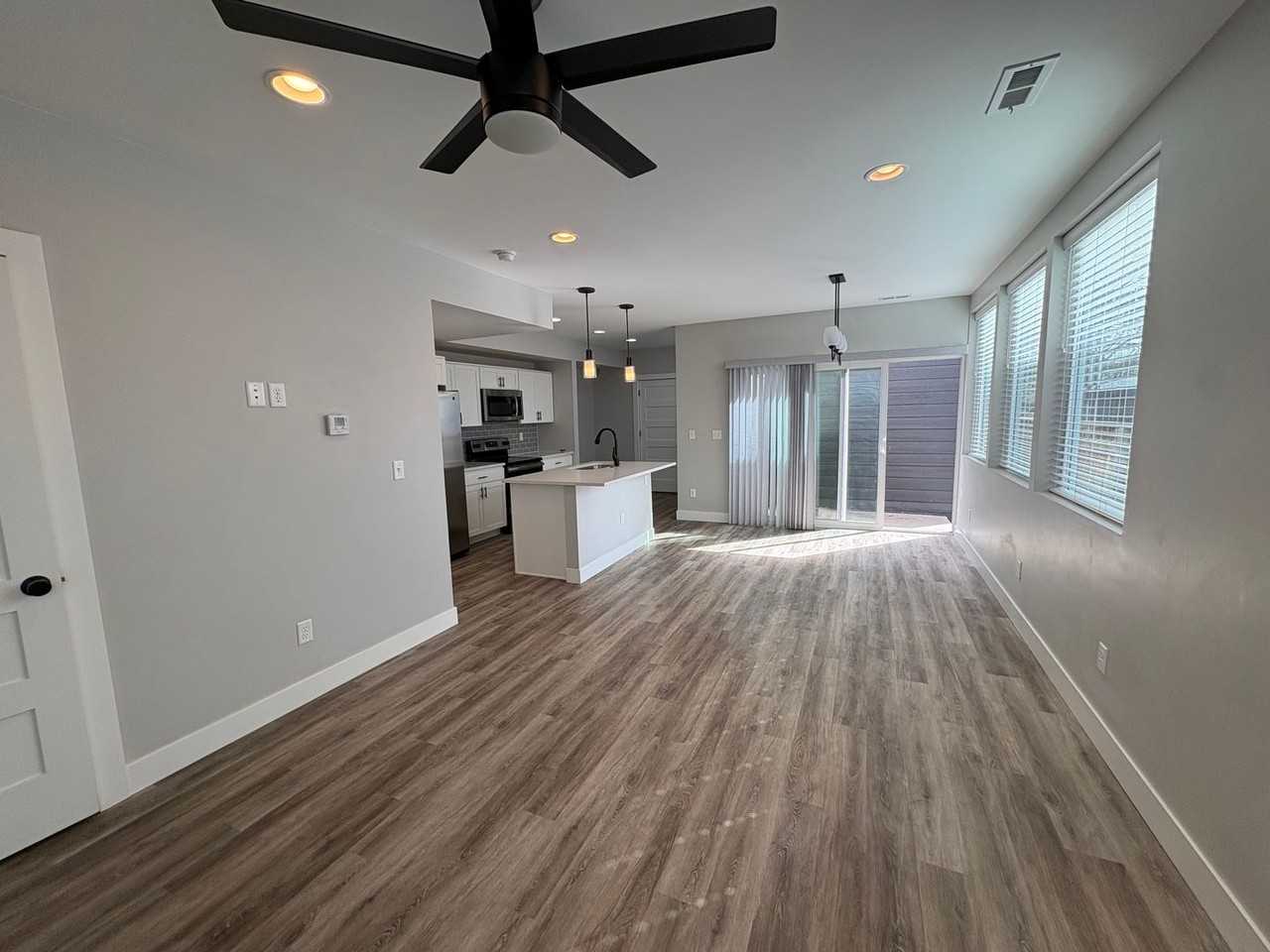 1366 Knox Ct - Photo 6 of 25