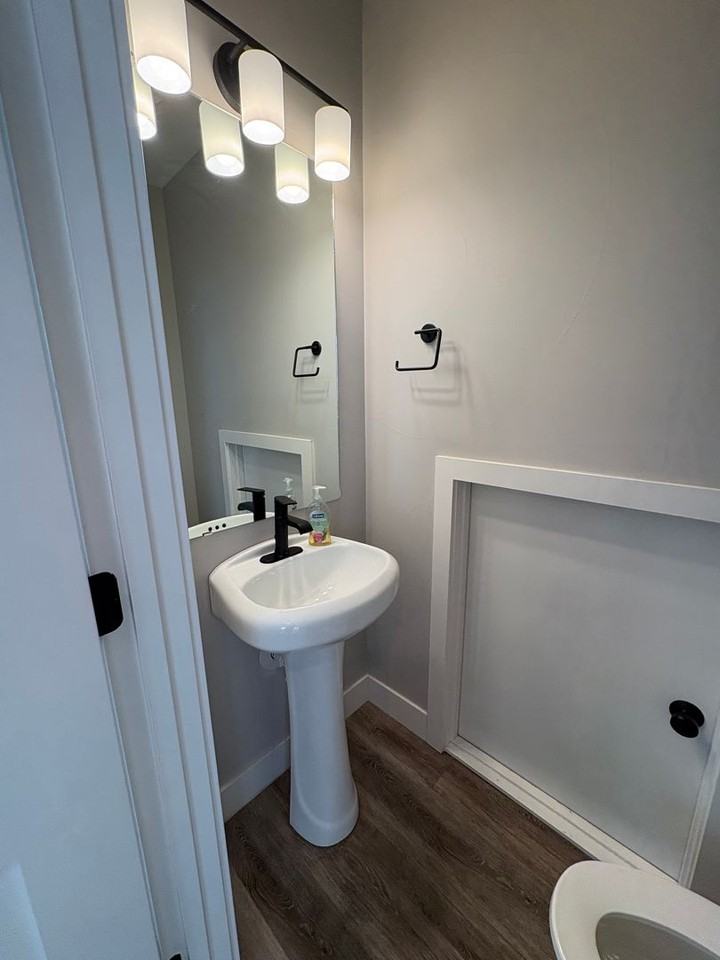 1366 Knox Ct - Photo 7 of 25