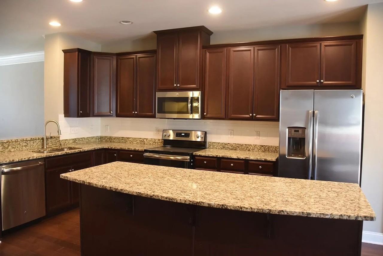 1048 Brownsmith Dr - Photo 5 of 11