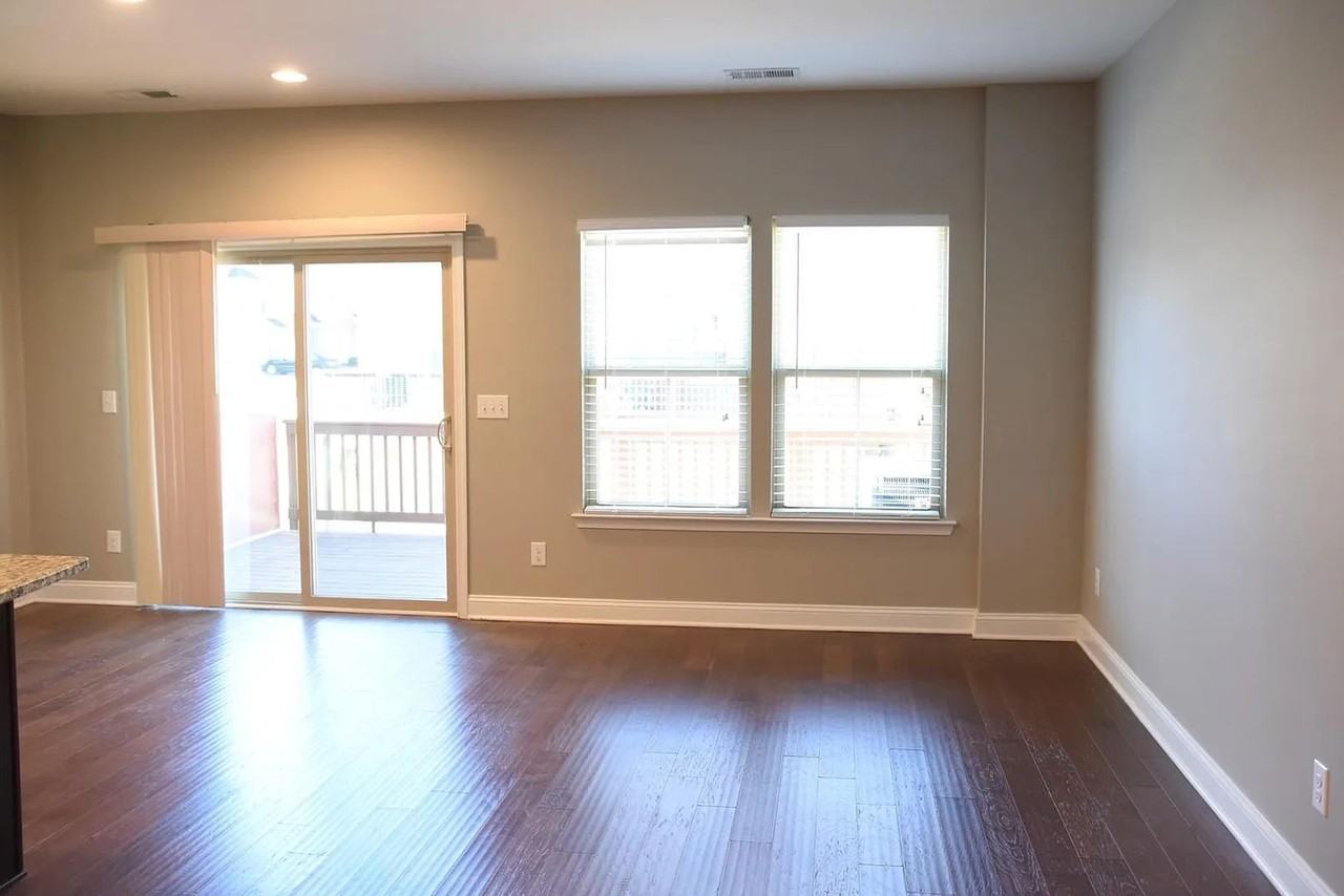 1048 Brownsmith Dr - Photo 6 of 11