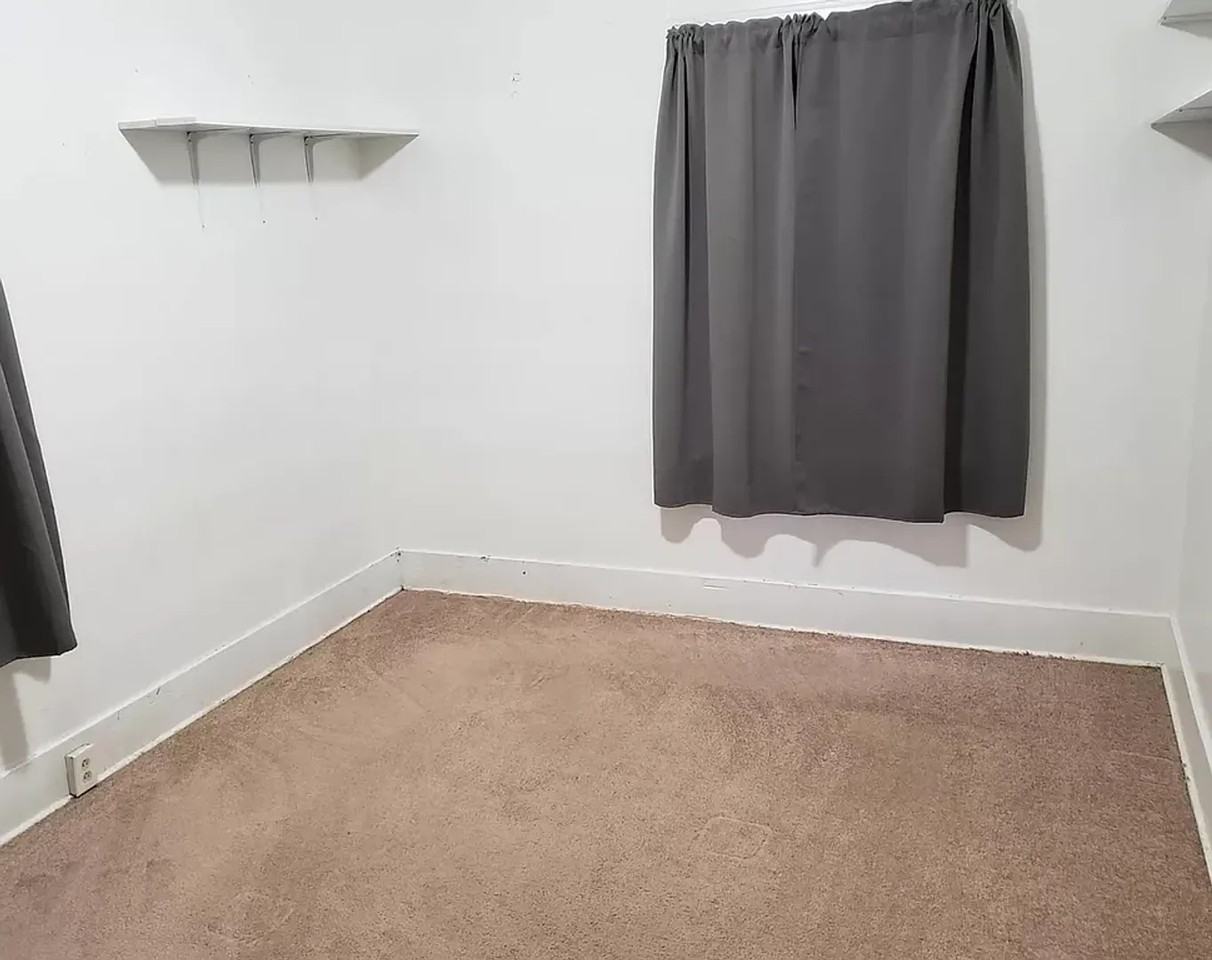 316 S Foster Ave - Photo 7 of 50