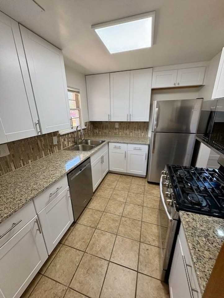 301 W Geneseo St #B - Photo 4 of 12