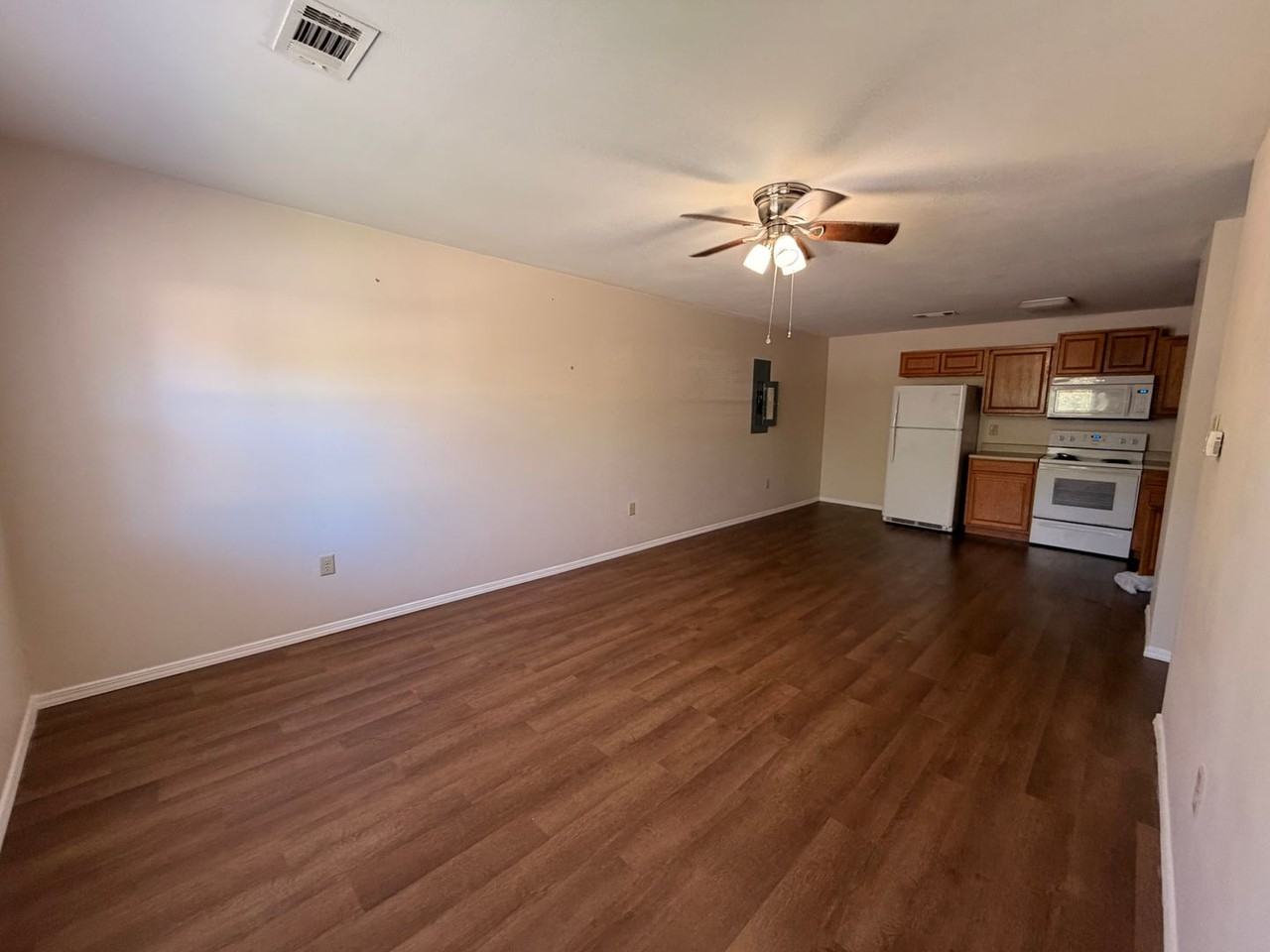 408 Ne 7th St - Photo 2 of 7