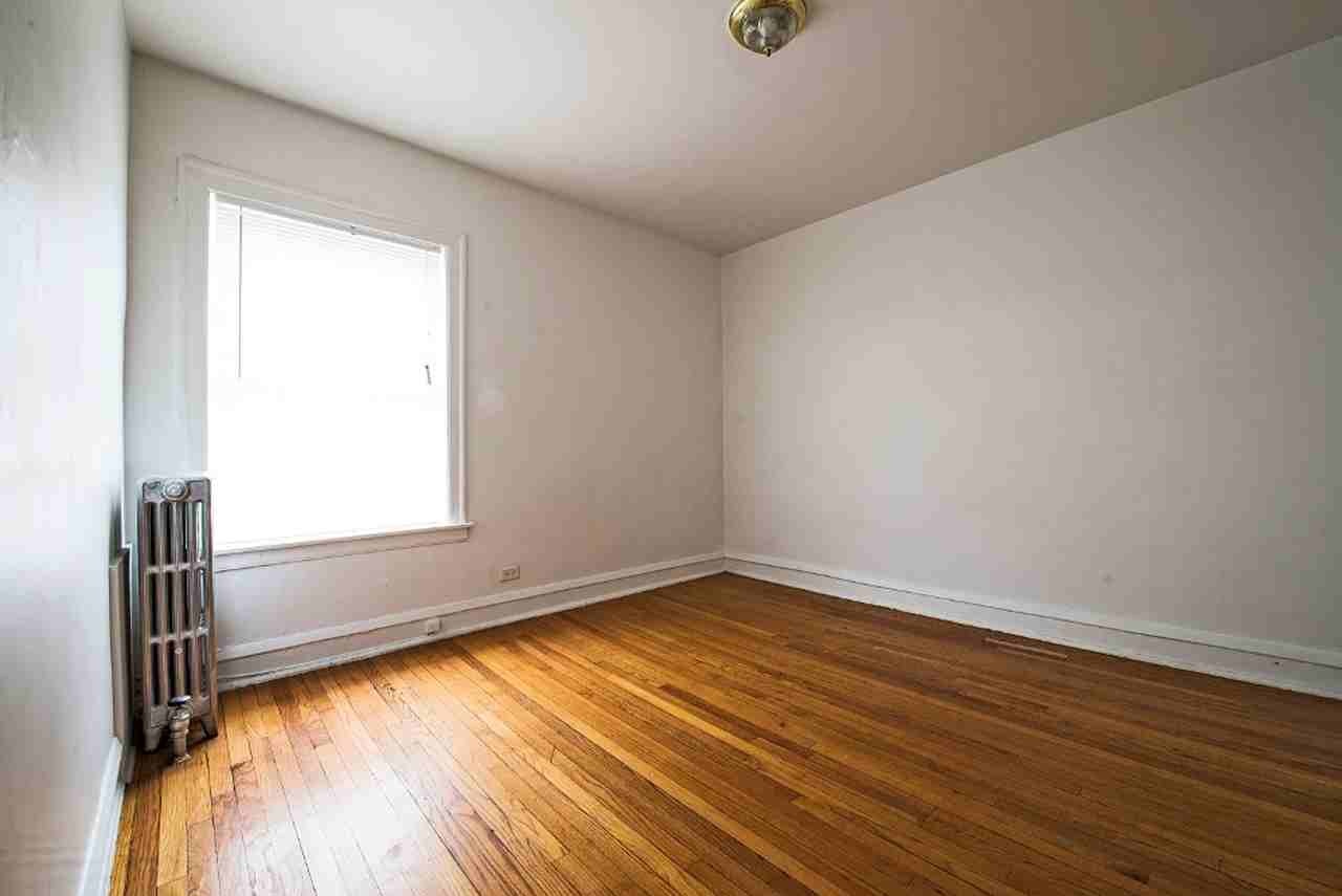 7914-16 S Kingston Ave Chicago, IL 60617 - Photo 2 of 35