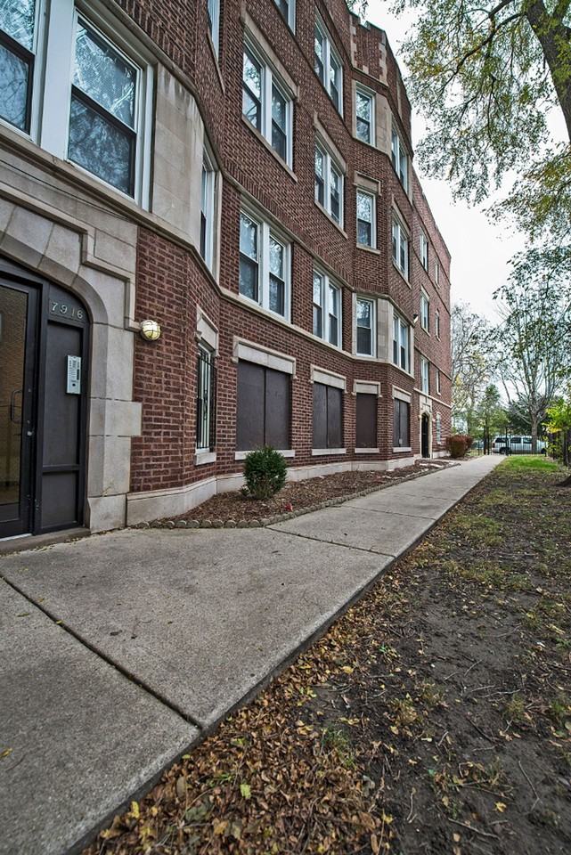 7914-16 S Kingston Ave Chicago, IL 60617 - Photo 4 of 35