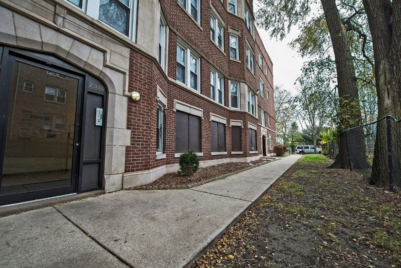 7914-16 S Kingston Ave Chicago, IL 60617 - Photo 6 of 35