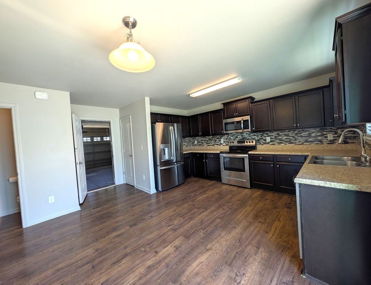 2525 Mcintosh St - Photo 5 of 26