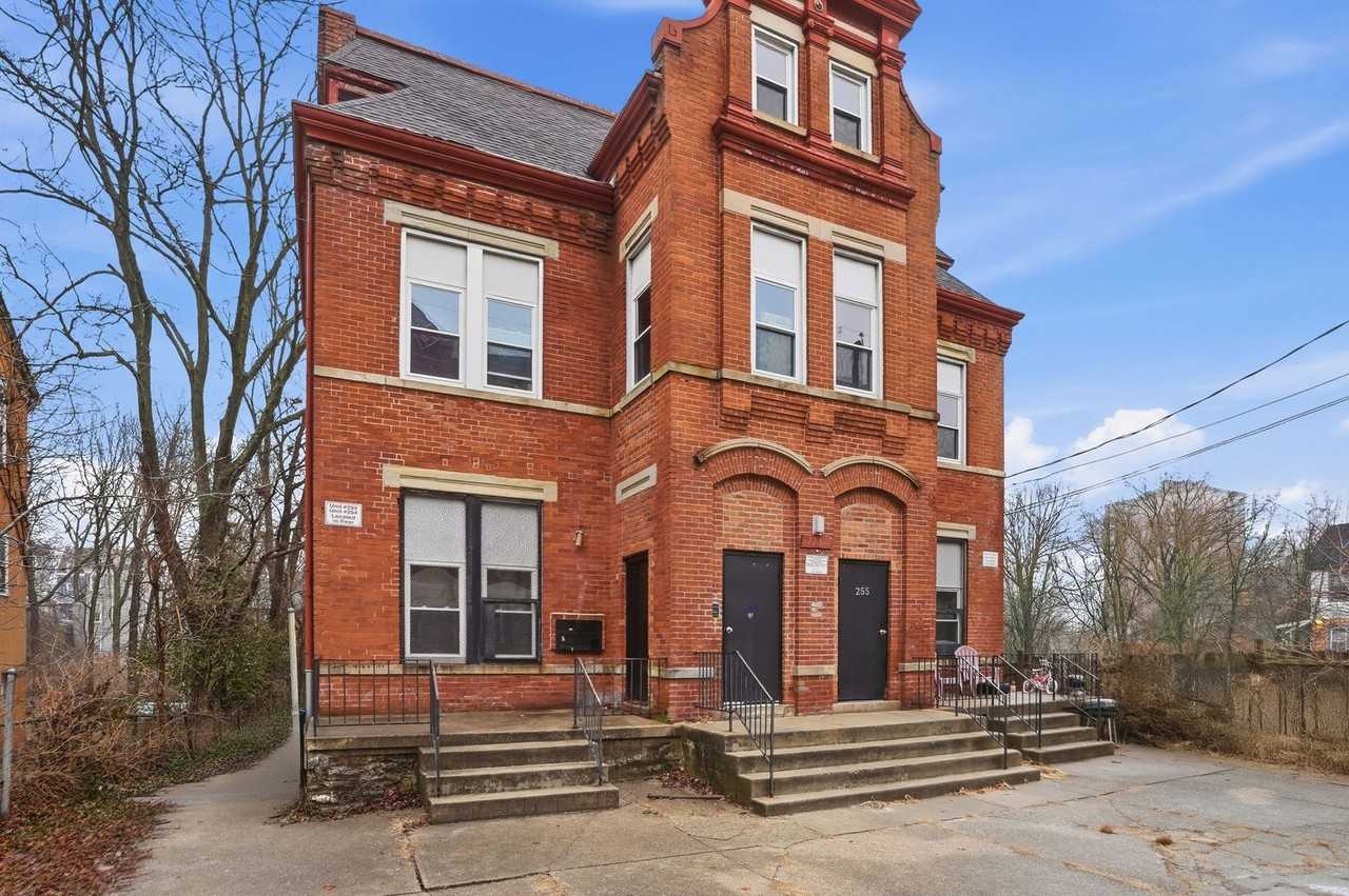 2232 St. James Ave. - Photo 2 of 3