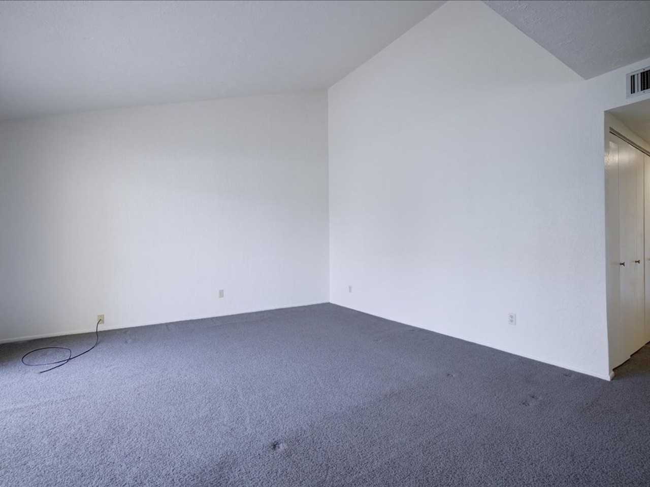 834 S Langley Ave #201 - Photo 2 of 23