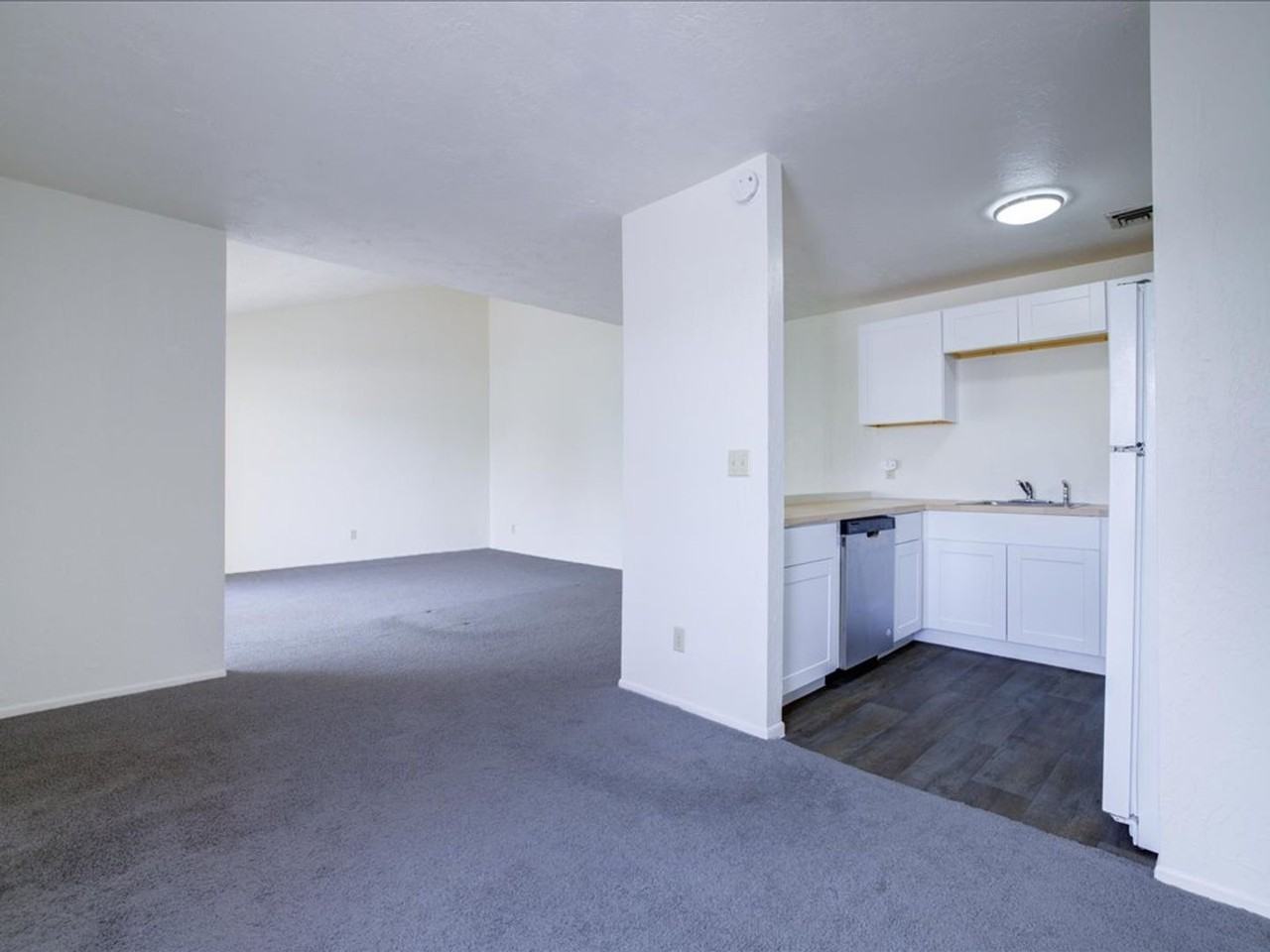 834 S Langley Ave #201 - Photo 6 of 23