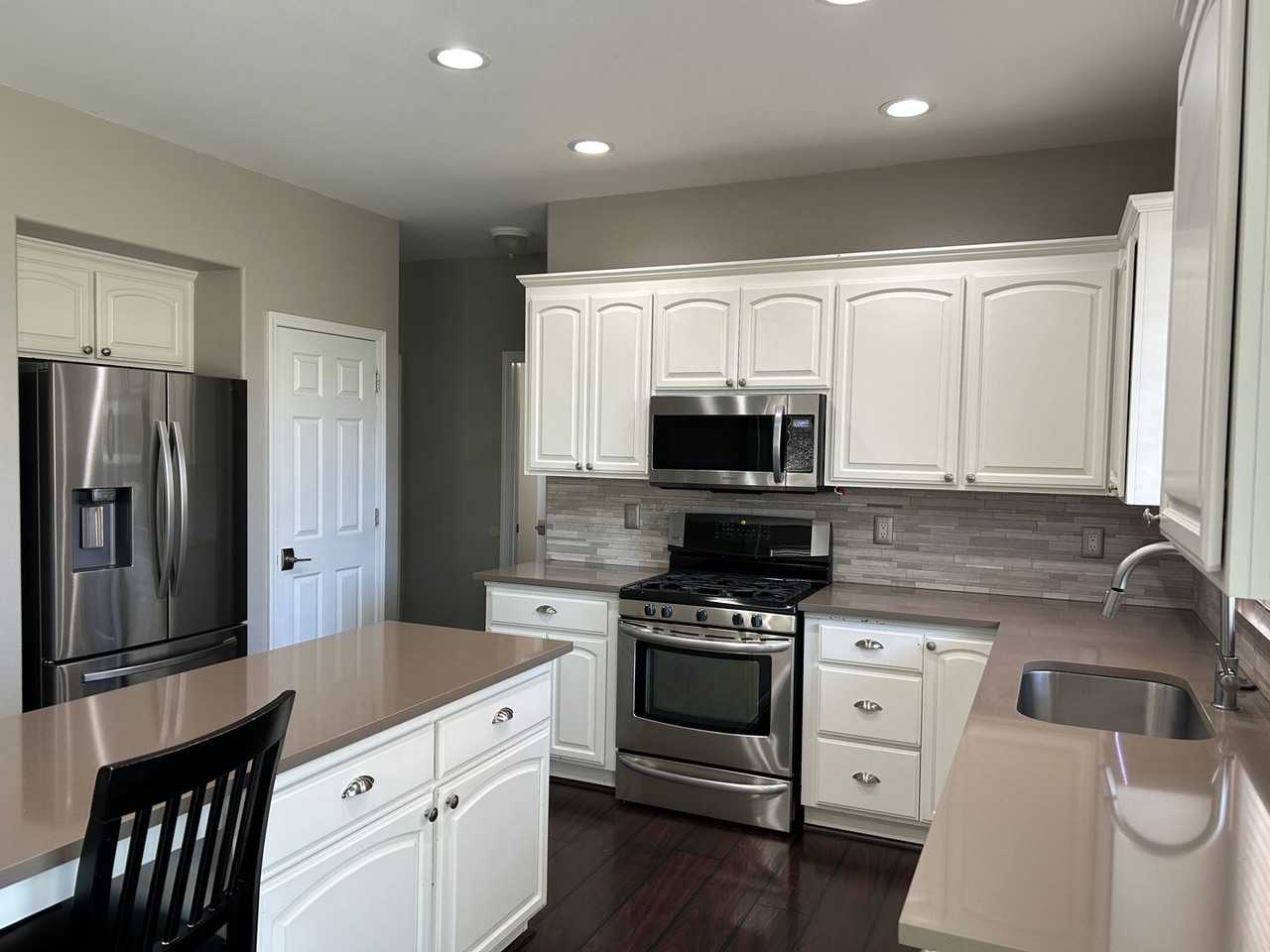 2658 San Remo Dr - Photo 4 of 28