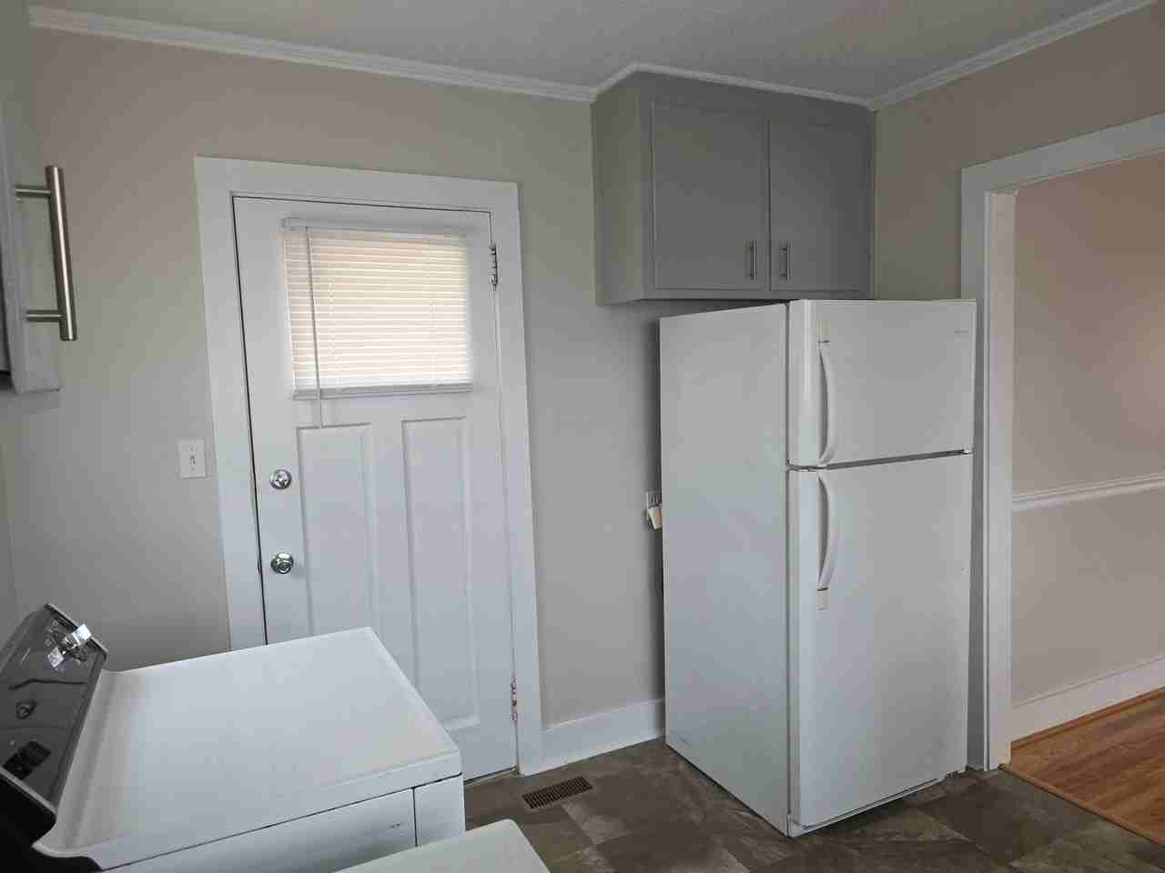 1280 Saint Matthews Rd - Photo 2 of 9