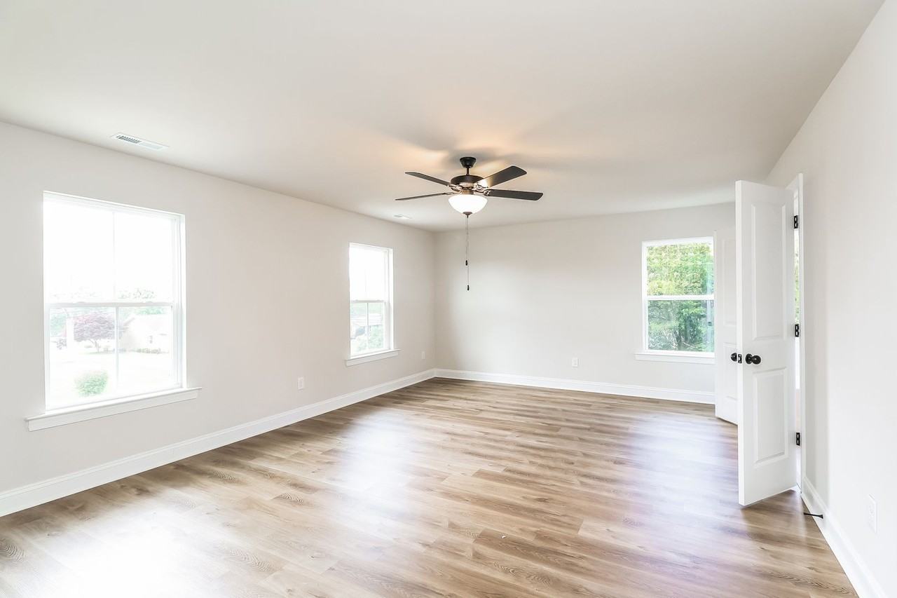 1803 Country Club Rd - Photo 4 of 15