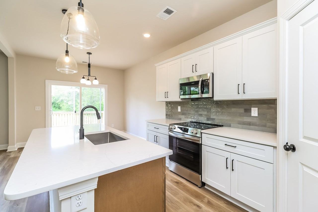 1803 Country Club Rd - Photo 6 of 15