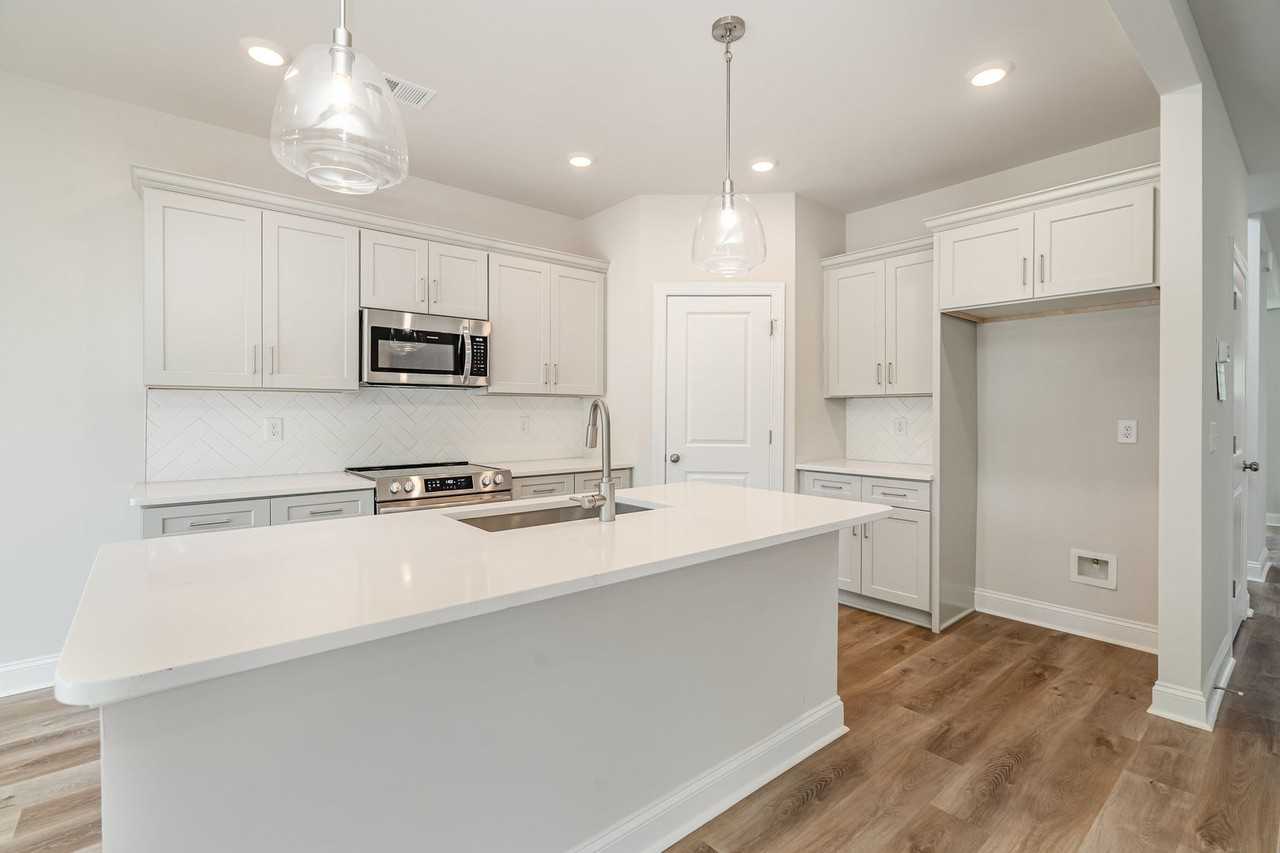 1807 Country Club Rd - Photo 5 of 29