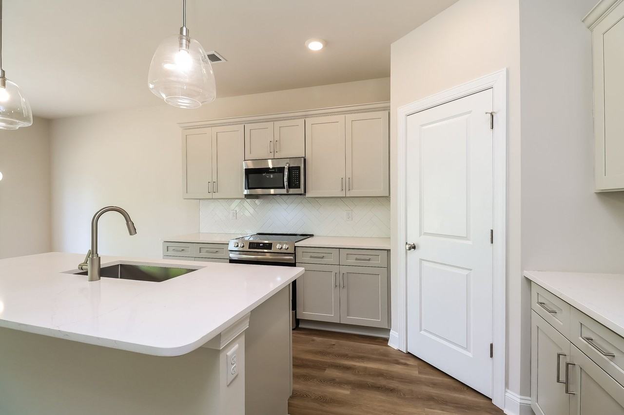 1807 Country Club Rd - Photo 6 of 29