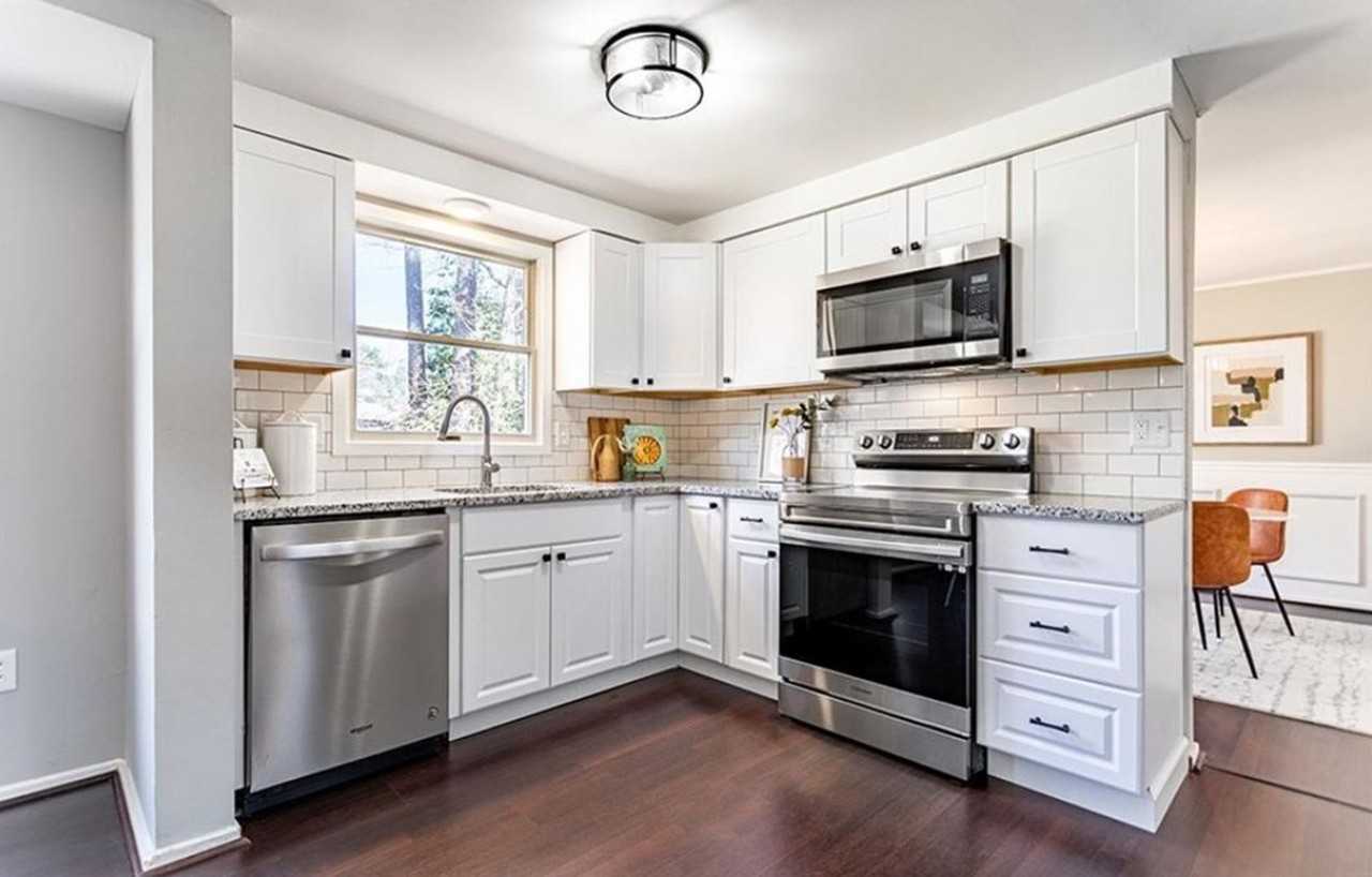 10312 Genlou Rd - Photo 4 of 19