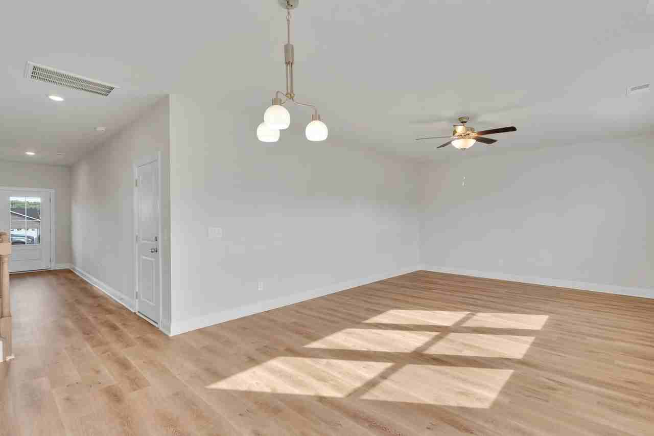 726 Lithia Inn Rd - Photo 3 of 47