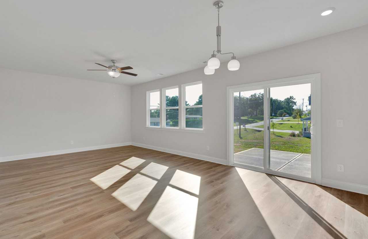 726 Lithia Inn Rd - Photo 4 of 47