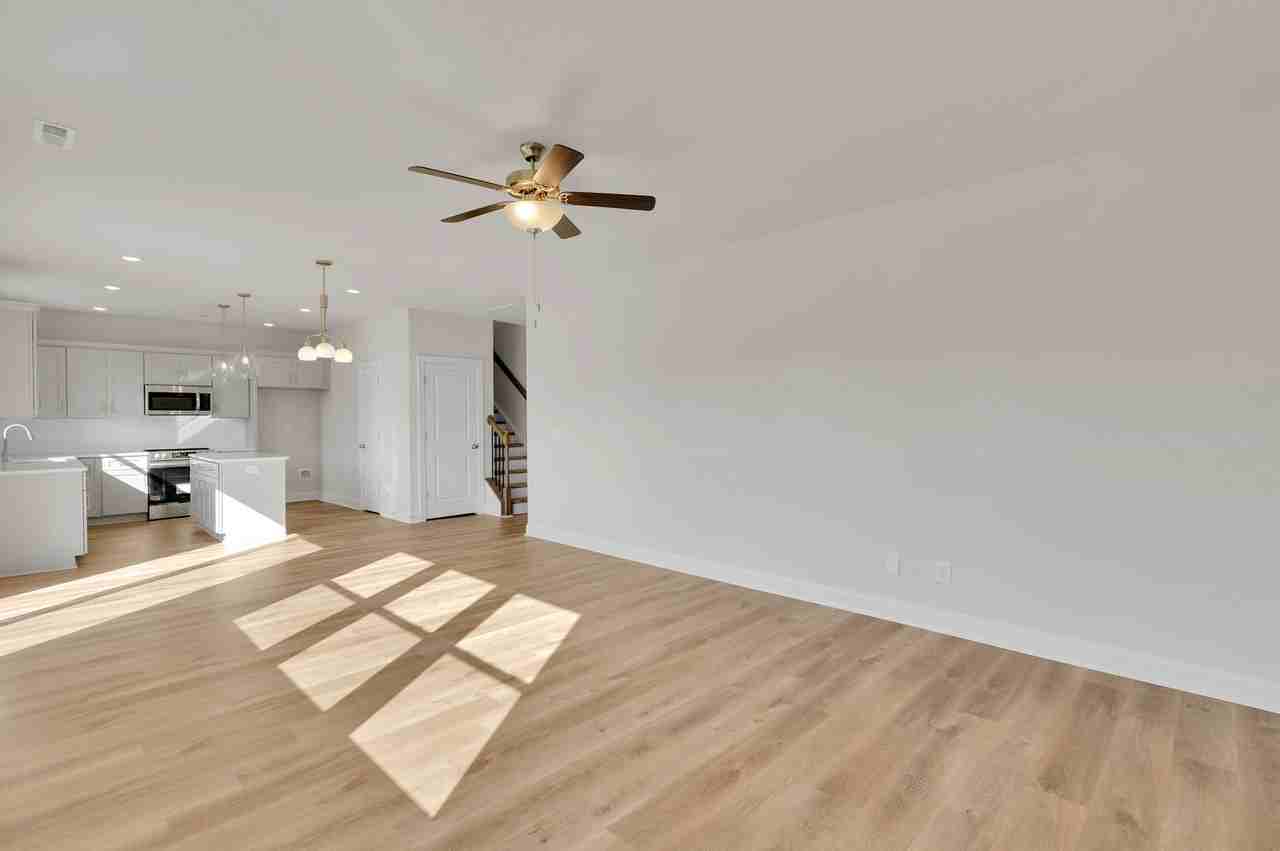 726 Lithia Inn Rd - Photo 7 of 47