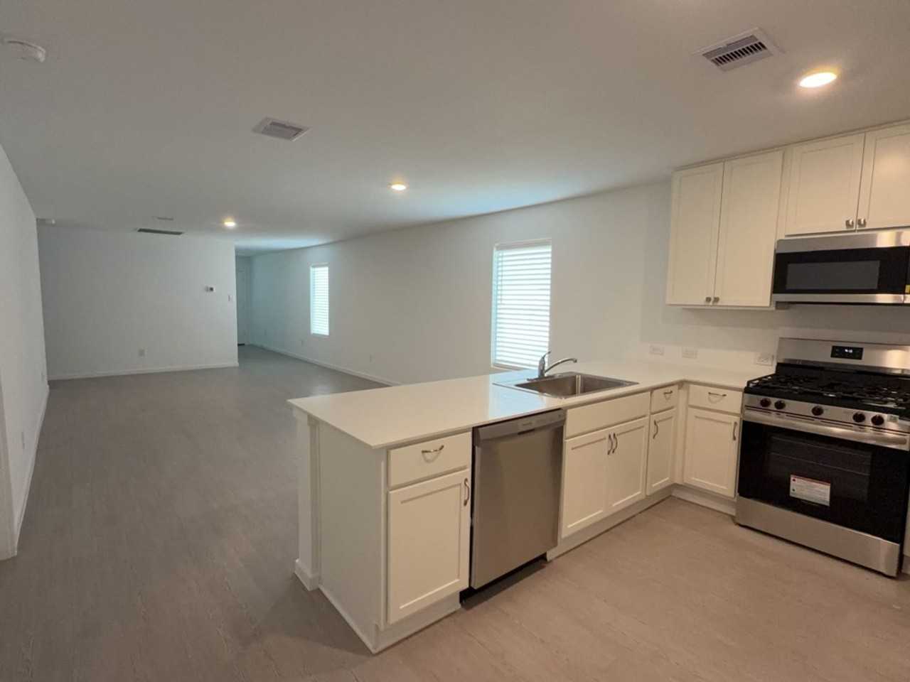 5903 Patriot Sound Dr - Photo 6 of 24